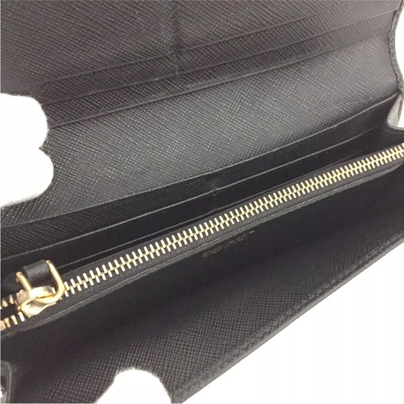✨🛍️ Prada Black Saffiano Leather Long Wallet with Bow - Picture 6 of 7
